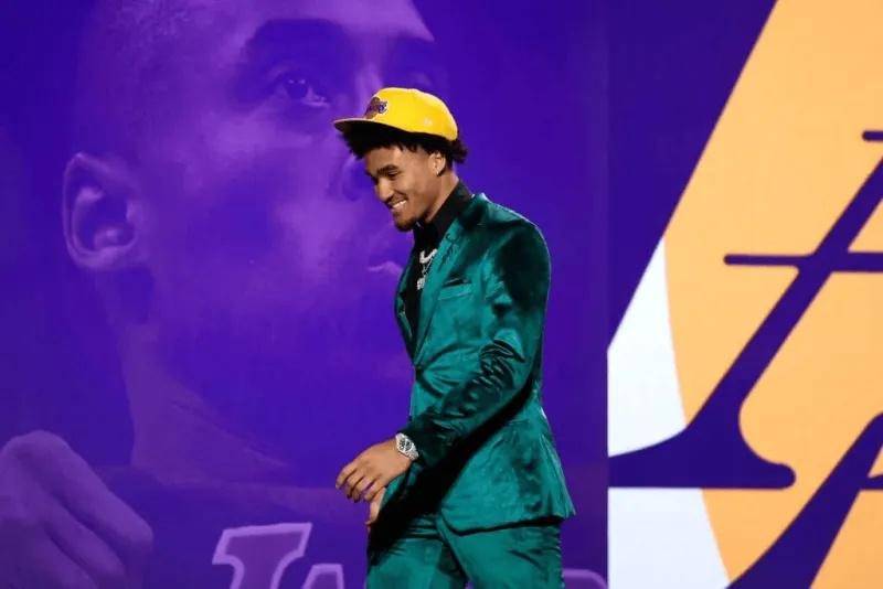 米兰体育入口 -马赛内部会议纪要流出:窗口期止住颓势,NBA常规赛使命明确,心理建设被强调的简单介绍